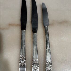SET 3 KNIVES! Vintage ONEIDA COMMUNITY silverplate CORONATION pattern